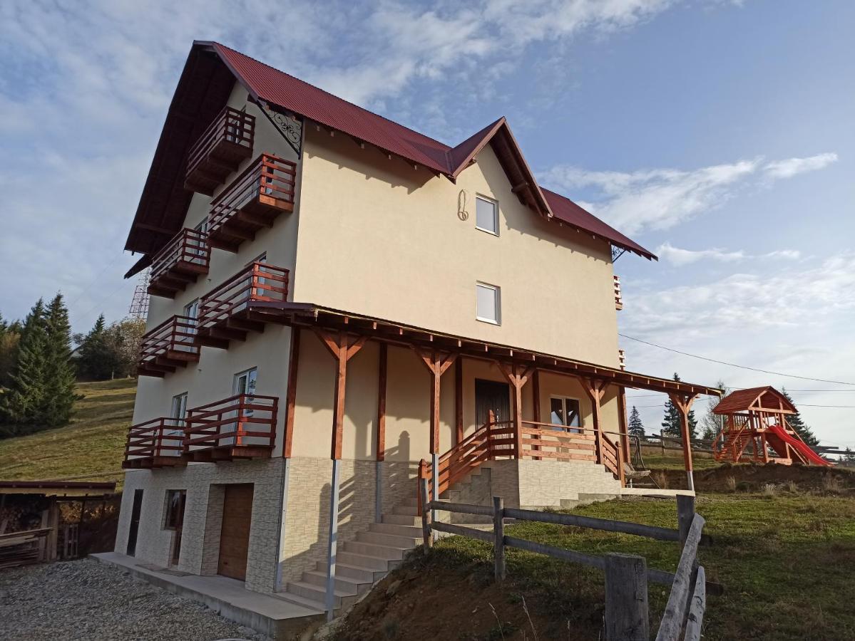 У Павла Hotell Jablunytsja Exteriör bild