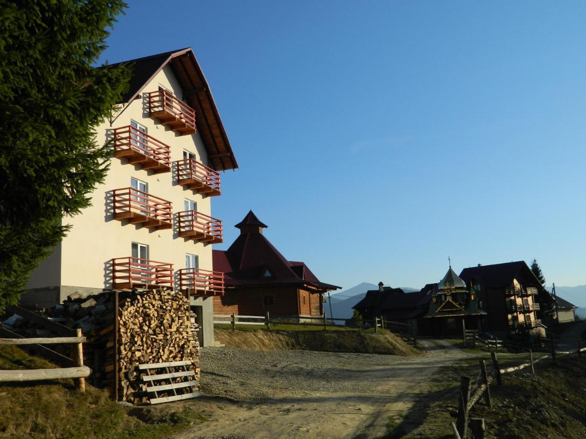 У Павла Hotell Jablunytsja Exteriör bild