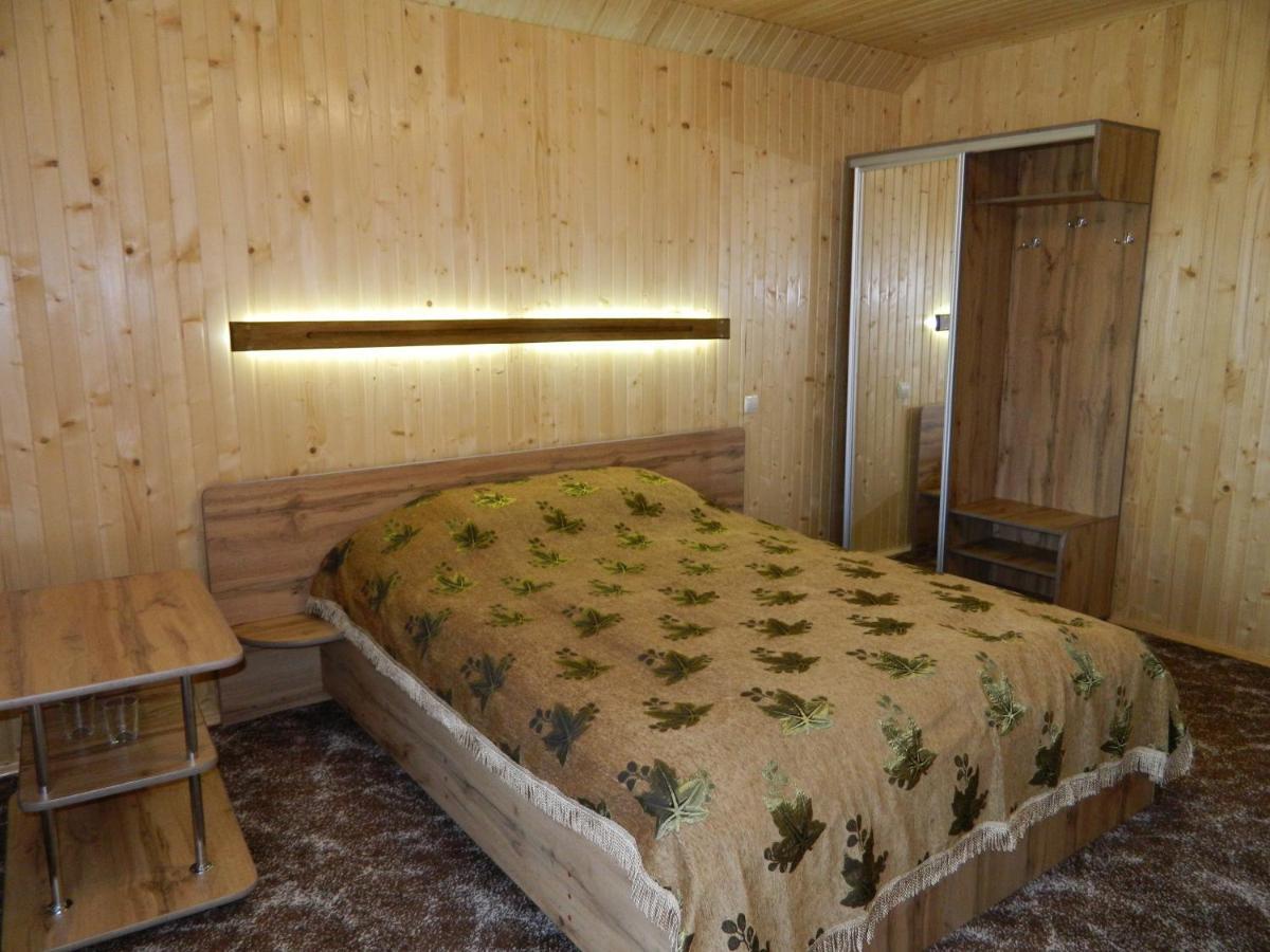 У Павла Hotell Jablunytsja Exteriör bild