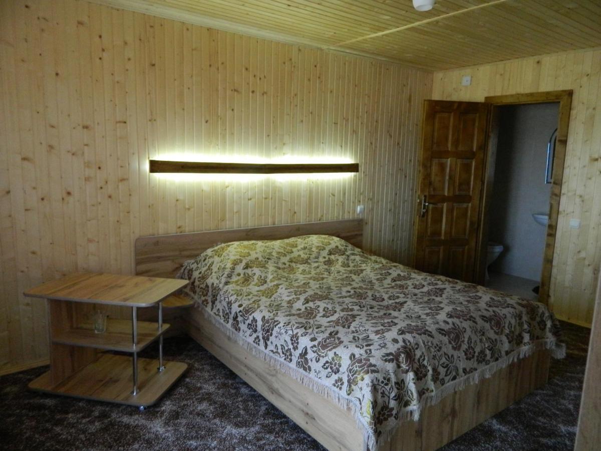 У Павла Hotell Jablunytsja Exteriör bild