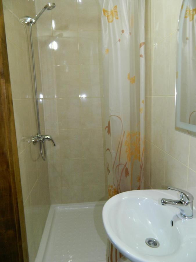 У Павла Hotell Jablunytsja Exteriör bild
